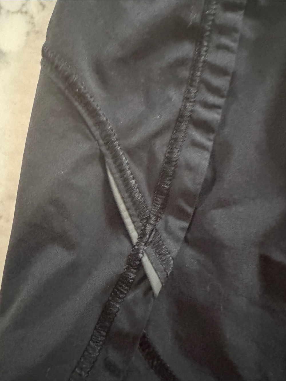 Athleta Racer Run Shorts 4 in Black
size large - Picture 6 of 10